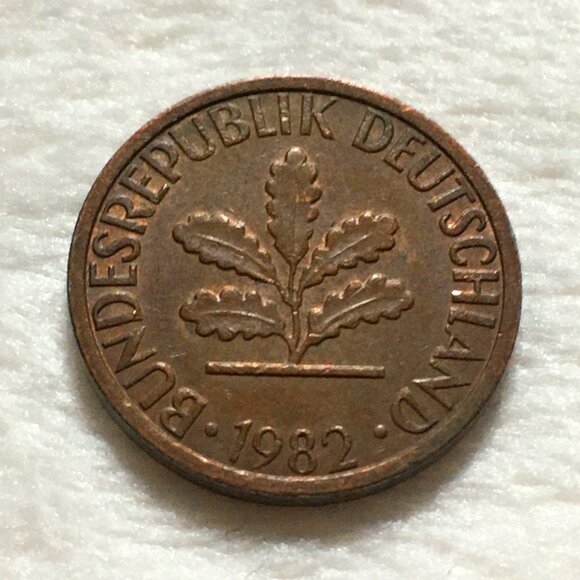 1982D West Germany 1 Pfennig Copper Plated Steel Coin - Picture 6 of 6